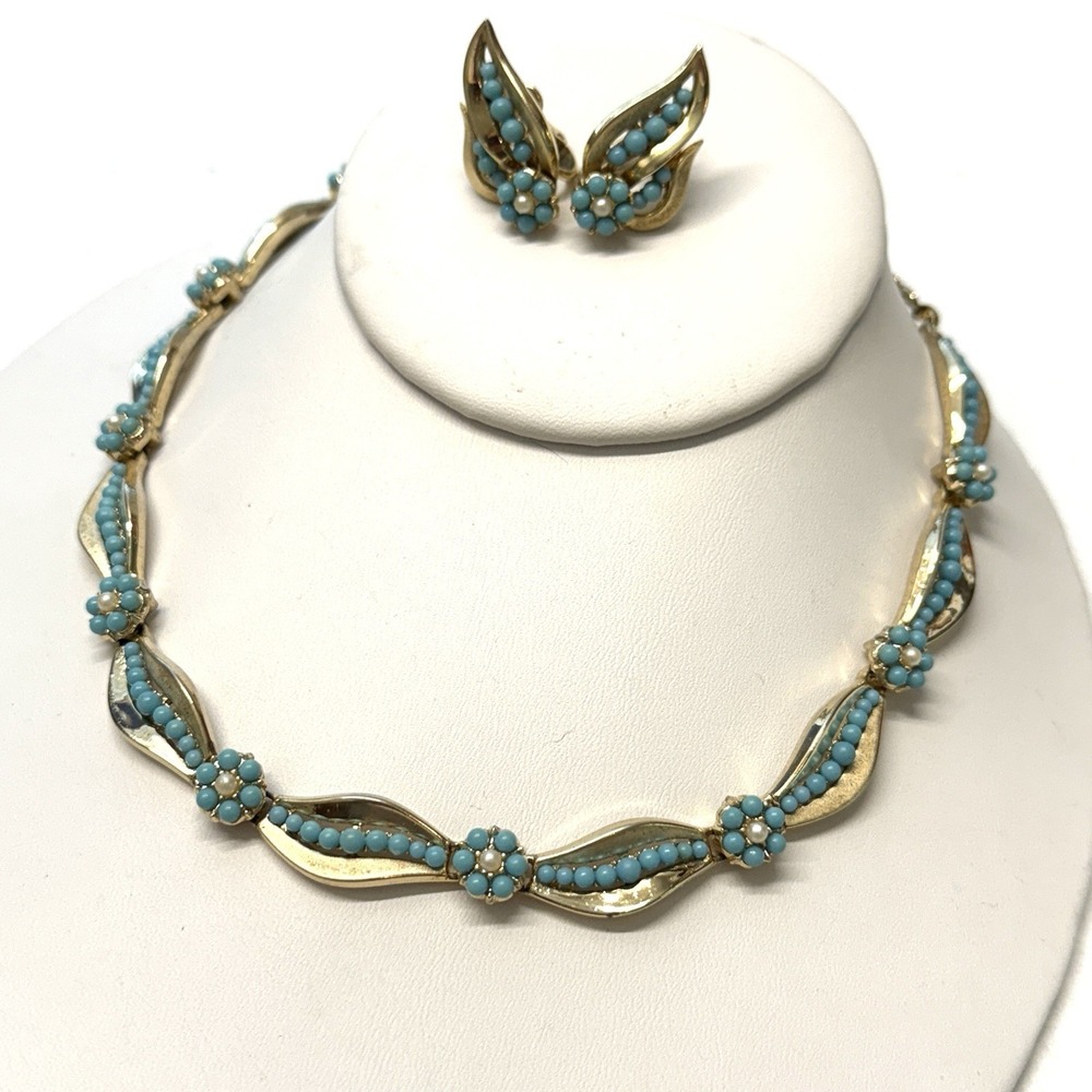Crown Trifari Turquoise Daisy Flower Ribbon Gold Tone Necklace & Earrings Set